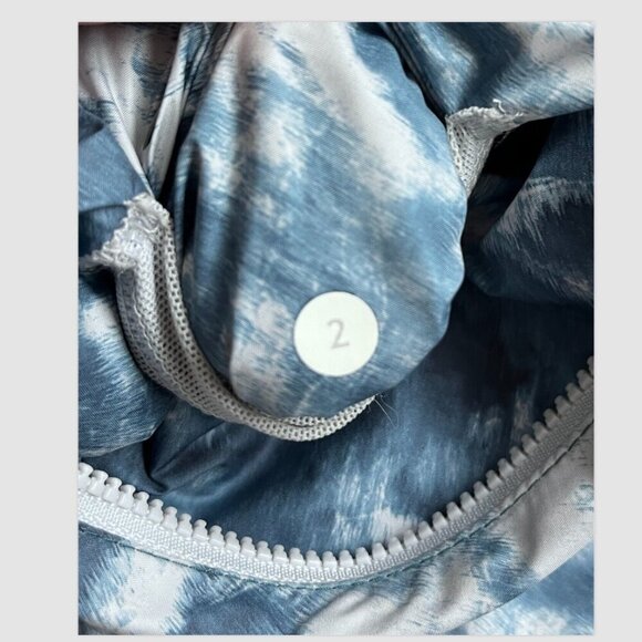 Lululemon Miss Misty II Windbreaker Jacket Size 2 Blue Tie Dye Full Zip Hoodie - Picture 3 of 11